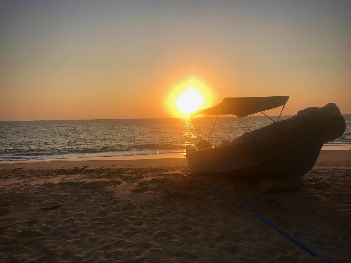 Khomba Beach House Alankuda 외부 사진