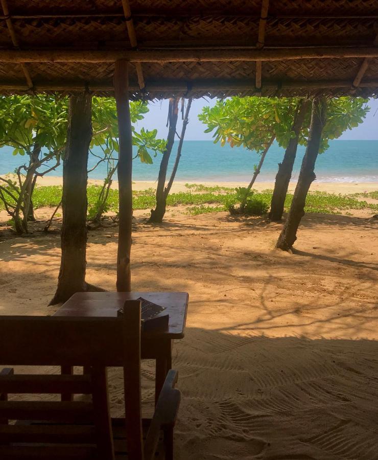 Khomba Beach House Alankuda 외부 사진